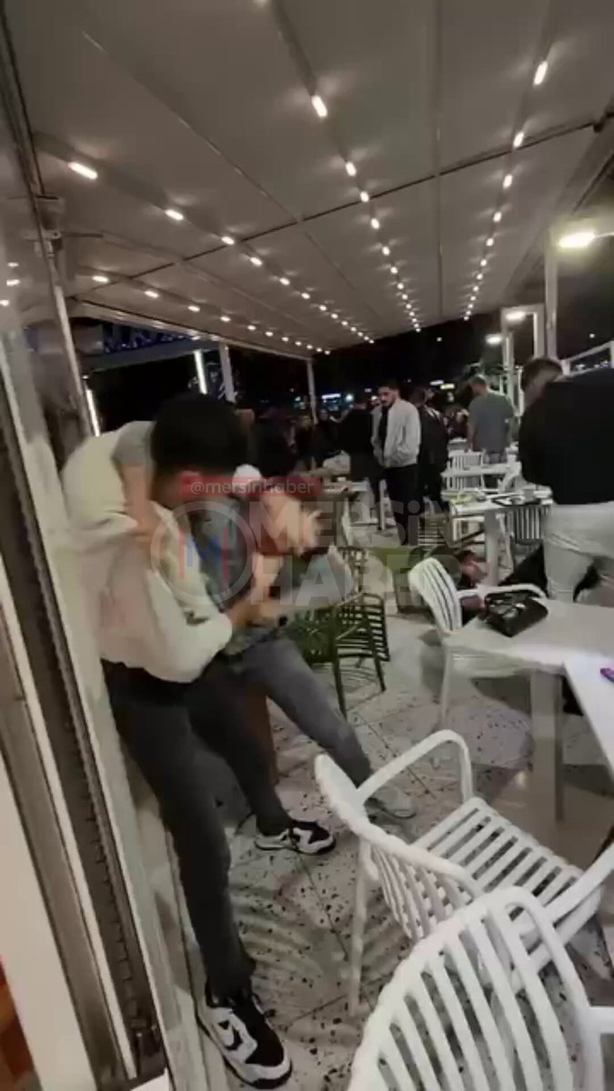 Mersin'de Üniversite caddesinde tatsızlık