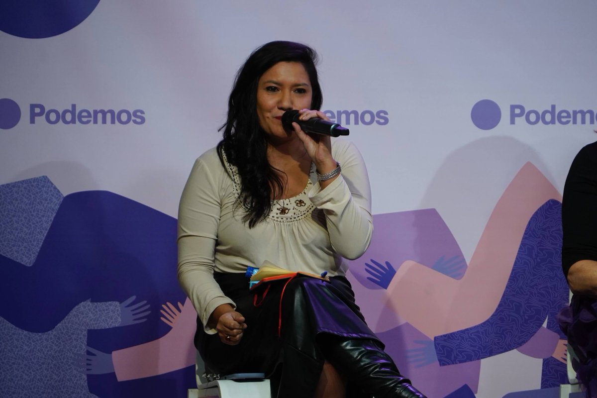 Si no estamos todas no es lo mismo, si no están las mujeres trans, no es feminismo, la transfobia es fascismo. Si no están las mujeres racializadas y las mujeres migrantes tampoco es feminismo. El feminismo o es antirracista o se viene la barbarie ultraderechista. 🎥 Laura Arroyo
