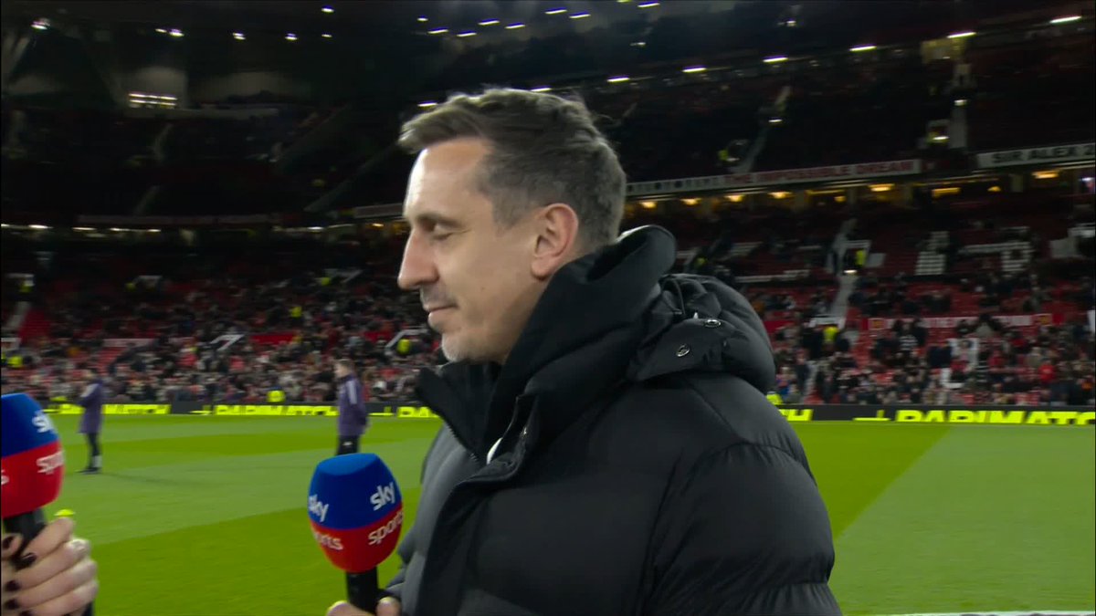 "He makes everything looks calm, he's not flustered" Gary Neville says he has been 'really impressed' with Senne Lammens 🧤