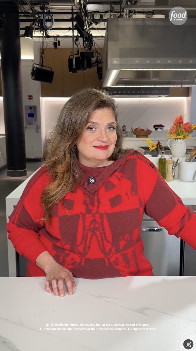 Do diners shoot their shot? alex guarnaschelli has the answer 🤭 Don’t miss the season finale of #AlexVsAmerica tomorrow at 9|8c!