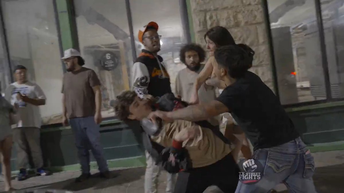 Crazy fight breaks out on 6th Street ATX 11-23-2025 #fight #texas