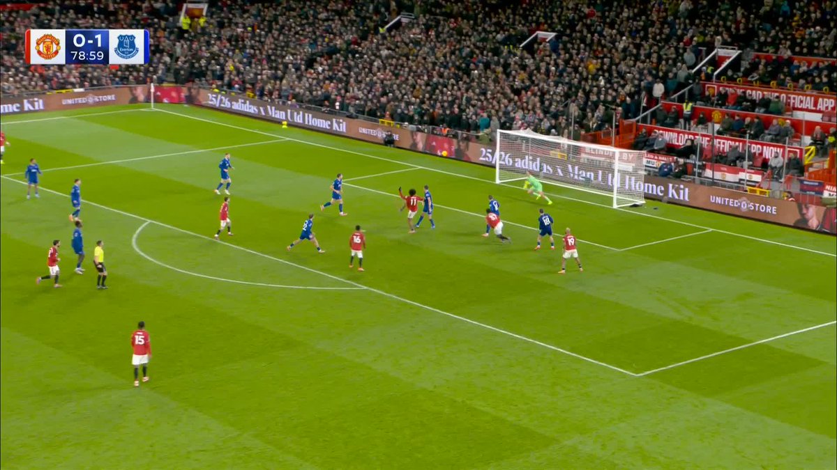 HUGE save from Jordan Pickford! 🧤