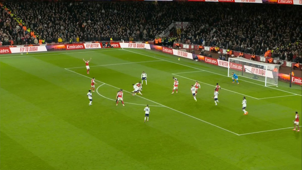 Dermot Gallagher: 🗣️“This is where I don’t understand… Them players are BOTH in the goalkeeper’s eyeline… That’s the easiest to disallow.” Jay Bothroyd: 🗣️“That’s probably the worst decision… they are DIRECTLY in the keeper’s eyeline! That’s a joke!”