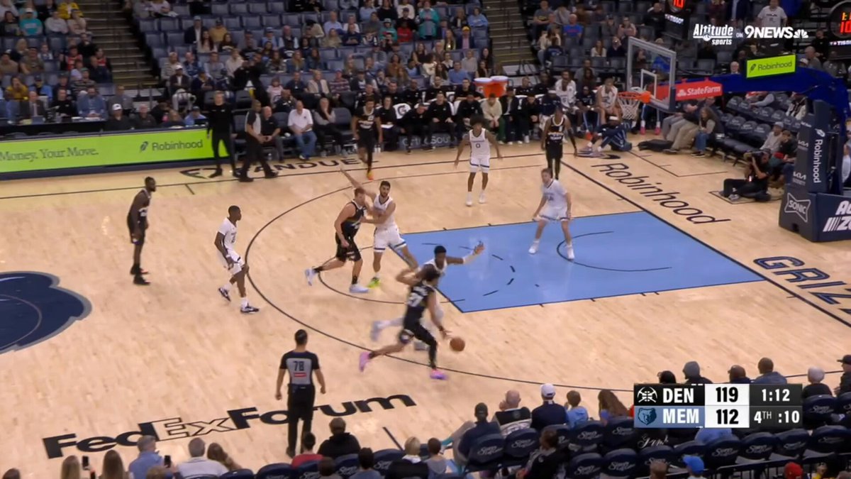 Nikola Jokić with the unbelievable behind the back dime during the spin move to Peyton Watson for the easy bucket (with replays) Nuggets and Grizzlies commentaries Even the Grizzlies announcers cannot stop praising this move Also on Youtube:
