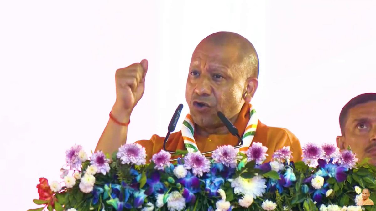 जब किसी राष्ट्र का युवा जागृत होता है तो उसका वर्तमान तेजस्वी होता है और उसका भविष्य अजेय...