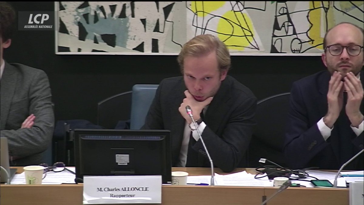 "Pourquoi est-ce que vous considérez qu'une personnalité comme Philippe de Villiers soit considérée comme une personnalité politique, à la différence d'Eric Dupond-Moretti, Daniel Cohn-Bendit et Cécile Duflot", demande Charles Alloncle au président de l'Arcom. #DirectAN