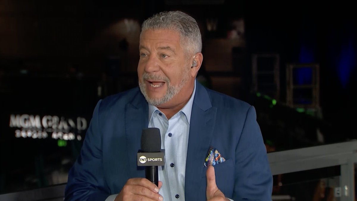 .Bruce Pearl is excited to be on the mic for his Auburn Basketball taking on Chris Webber's Michigan Men's Basketball tonight 🗣️🎙️