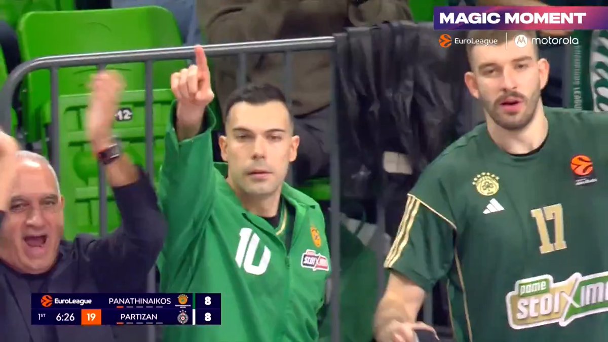 Manimal MANIA in Athens 🤯 #MotorolaMagicMoment motorola I Panathinaikos BC