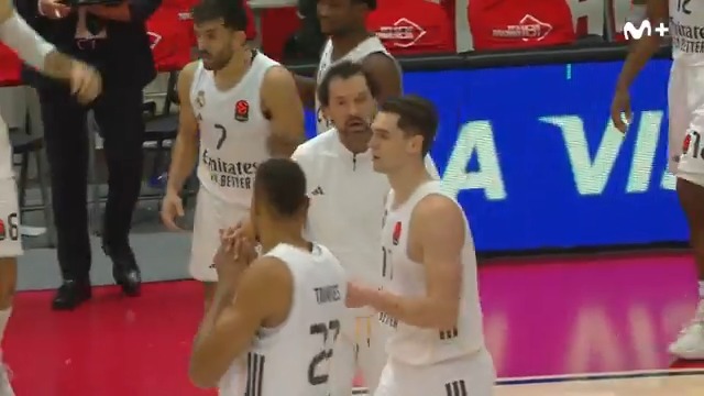 ⁉️ ¿¿¿Qué ha hecho 𝐇𝐞𝐳𝐨𝐧𝐣𝐚??? El Real Madrid se lleva el triunfo en un partido con un final extraño por la decisión de Mario de lanzar tras el rebote. #EuroLeague