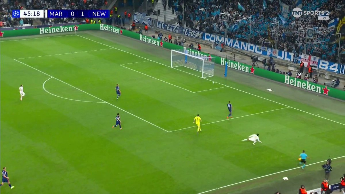 Take a bow, Pierre-Emerick Aubameyang 💫 A stunning finish and it's game on in Marseille. TNT Sports &amp; discovery+ UK
