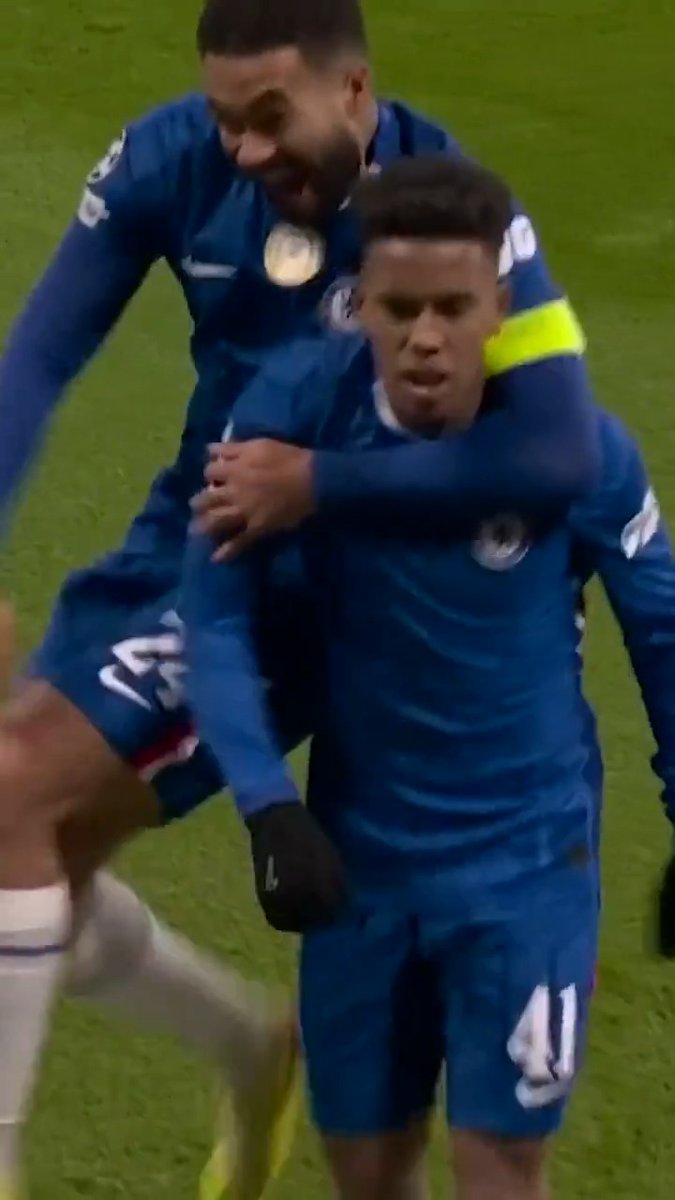 Estêvão destroying the Barcelona defence 🥵🥵🥵