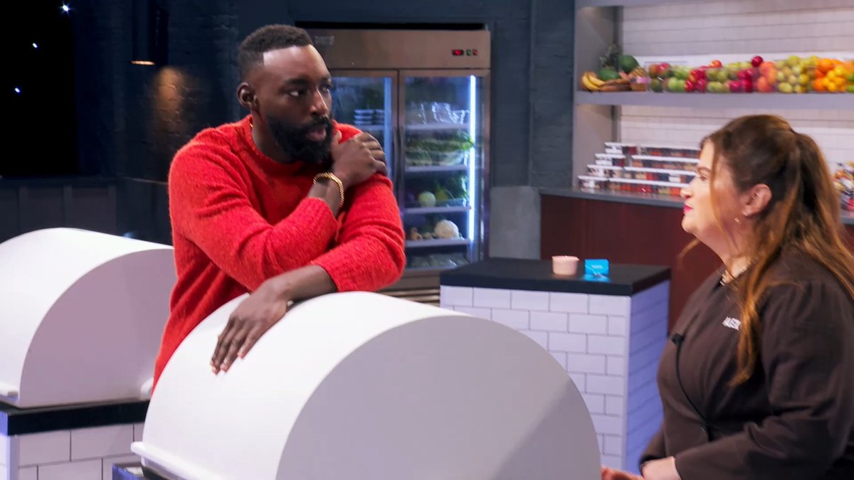 Sweet or savory… decisions, decisions. alex guarnaschelli face = priceless 😂 Don't miss the season finale of #AlexVsAmerica tonight at 9|8c!
