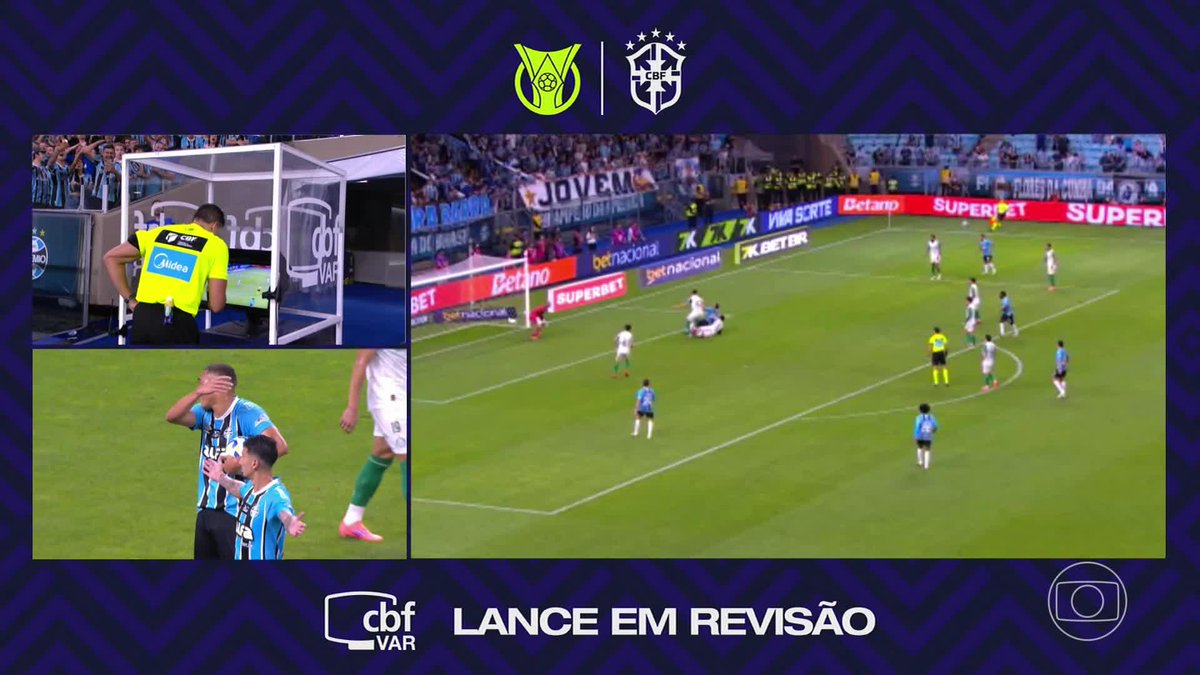 O lance do pênalti marcado para o Grêmio contra o Palmeiras. Carlos Vinícius converteu a cobrança e virou o jogo para o Tricolor. 🎥 TV Globo 📺 | ge