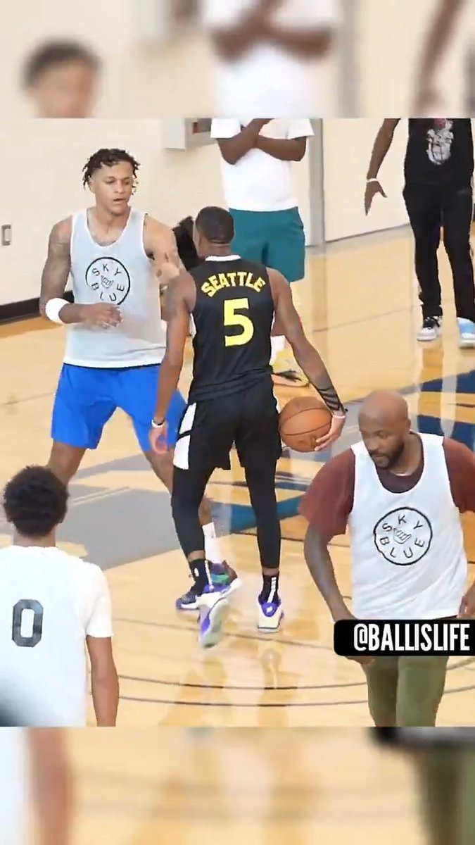 Dejounte Murray was on that with Paolo 👀