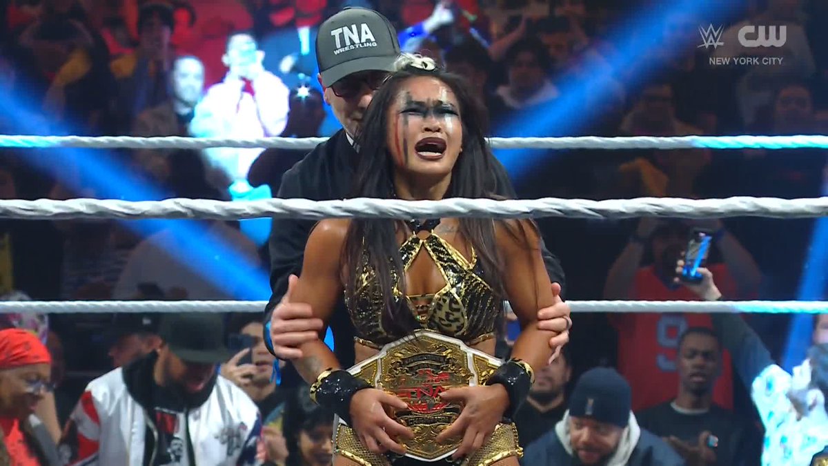 WHAT. A. FINISH. 雷影 .李 (Léi Yǐng .Lee) IS THE NEW TNA Wrestling KNOCKOUTS WORLD CHAMPION!!!