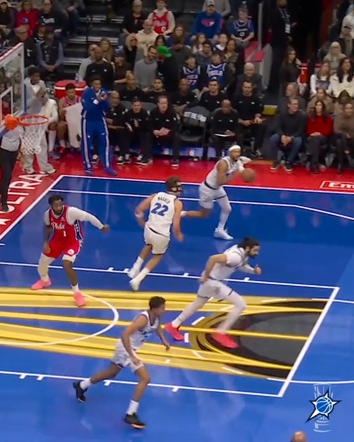 Anthony Black first-half highlights at PHI: 27 PTS 10-14 FG 4-5 3P 17 MIN off the bench