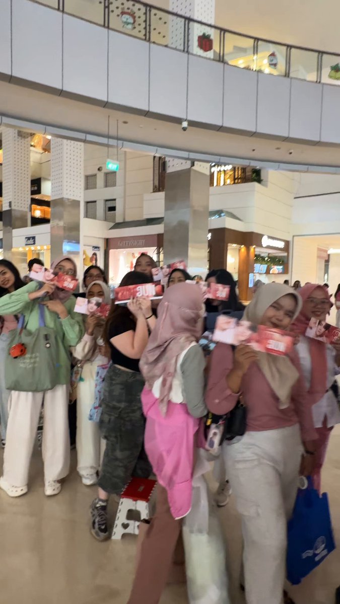 So happy looking at everyone's gathering for Judydoll Brand Muse WayV Xiaojun! The vibe is pure "Poppin' Love"💚🦖