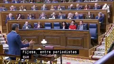 🟦 Feijóo: "¿Va a pedir perdón?" 🟥 Sánchez: "Eso de pedir perdón por decir lo que uno piensa le pasará a usted, a mí no. Porque entre periodistas que exculpan al fiscal y el jefe de Gabinete de Ayuso que mintió, yo estoy con la verdad"