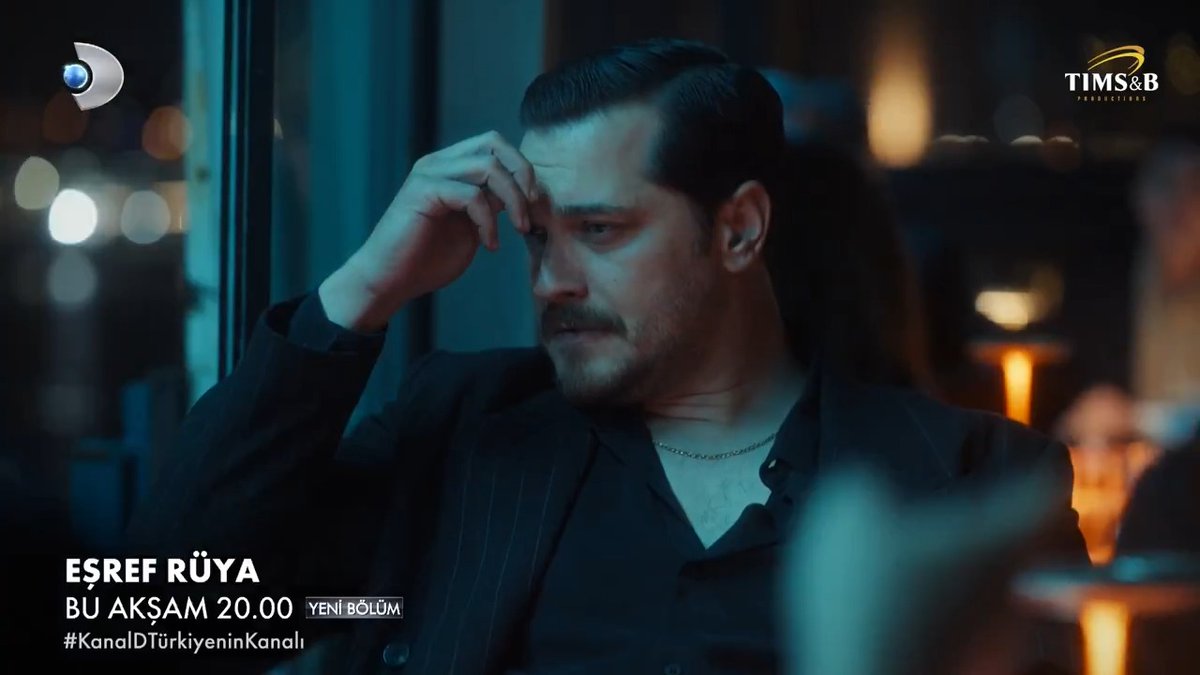 ''Böyle bir aşk görülmemiş dünyada. Ne geçmişte ne de bundan sonrada Arasalar bulamazlar rüyada...’’ ❤️ Yeni bölümden sahne sizlerle. #EşrefRüya bu akşam 20.00'de #KanalD'de! @kanald @timsandb