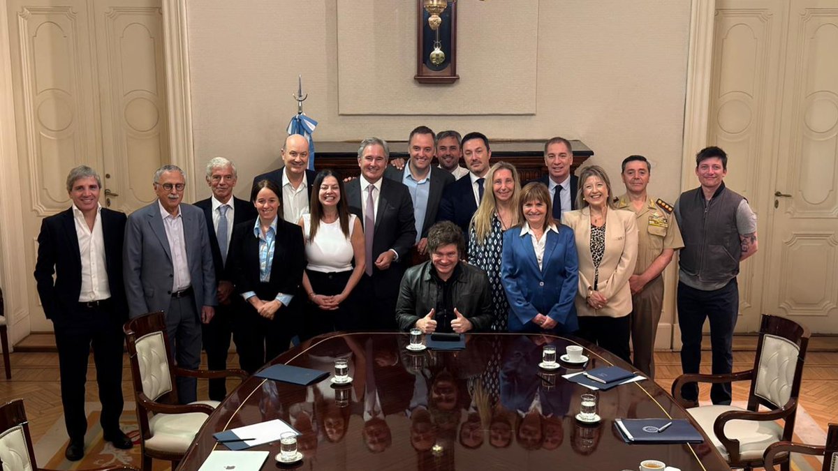 "Gabinete": Por la reunión de Javier Milei con su Gabinete en la Casa Rosada