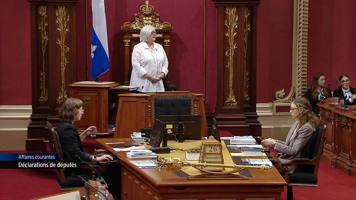 Ce matin, ce fut un privilège de souligner à l'Assemblée nationale l'intronisation du journaliste sportif, monsieur Francois Gagnon , au Temple de la renommée du hockey, récipiendaire du prix Elmer-Ferguson. RDS