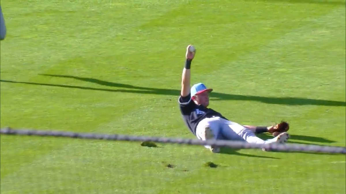 Top Plays of 2025: No. 49 Colson Montgomery makes an unbelievable diving grab in his Major League debut!