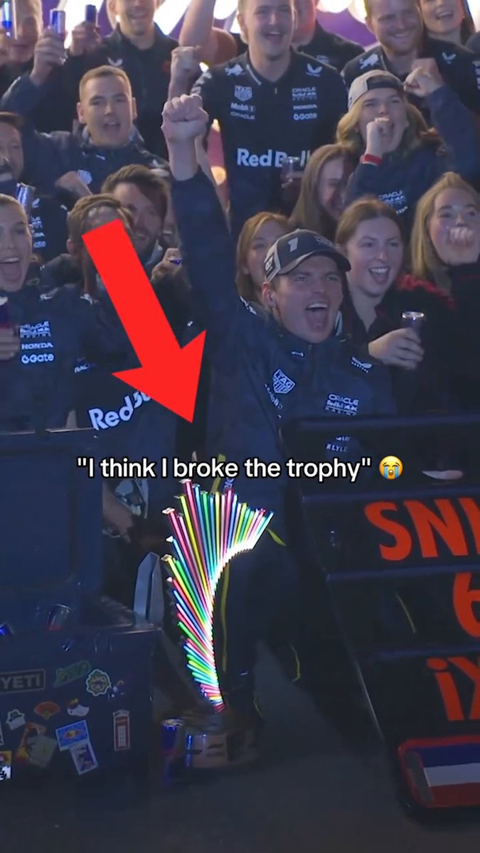 Max and GP both stepped on the Vegas trophy by mistake 😂