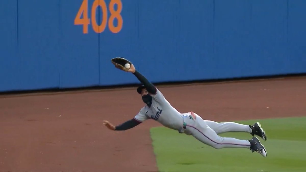 Top Plays of 2025: No. 42 Derek Hill goes fully parallel to the ground on this incredible diving catch!