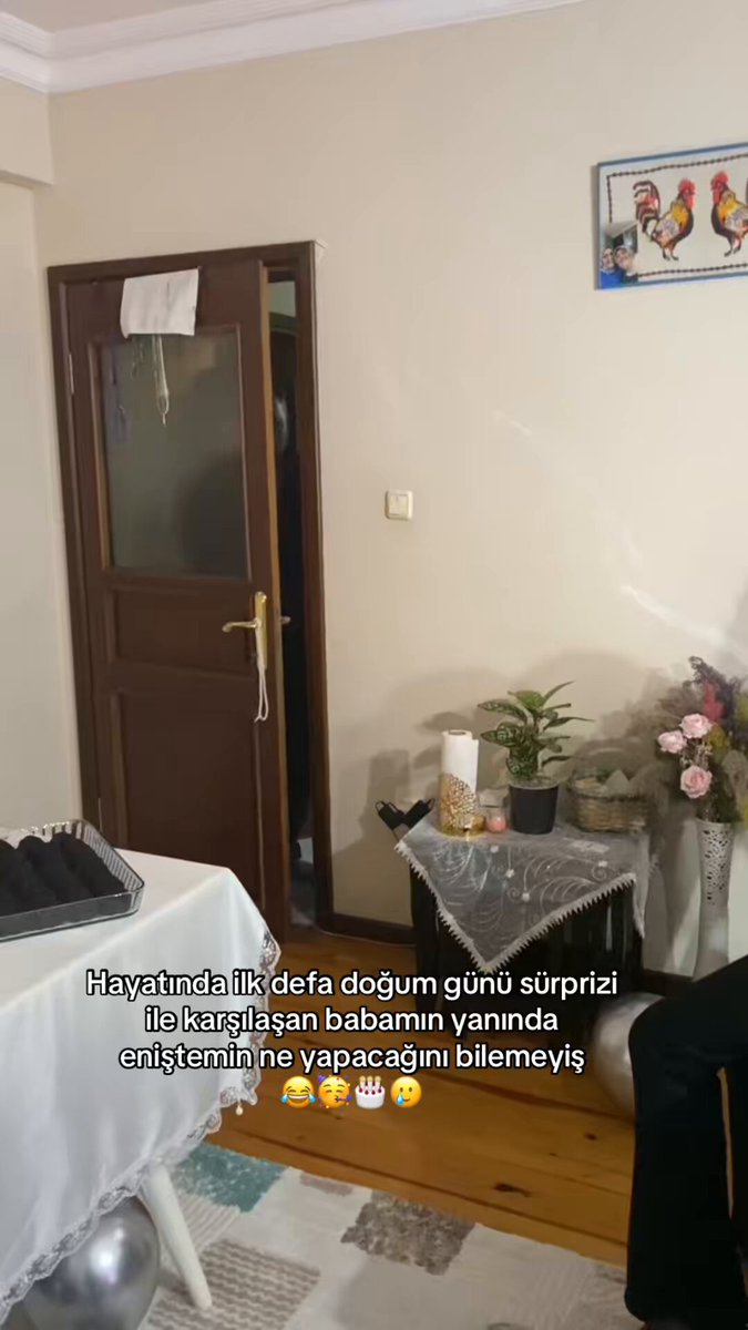 Eniştenin girişi neyse de kapıya asılan “Canım Babam” işlemeli havlu beni bitirdi