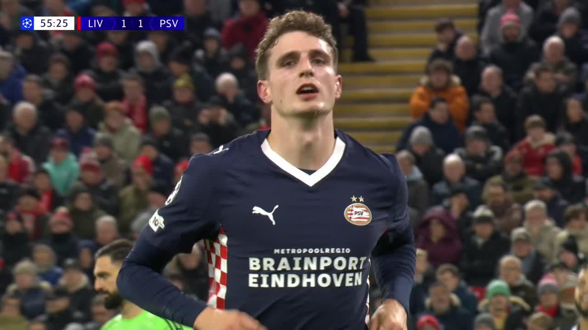 SE LA DEJÓ SERVIDA: hermoso pase de Mauro Junior y gol de Til para el 2-1 de PSV vs. Liverpool. 📺 Toda la #UCL por #DisneyPlus Plan Premium