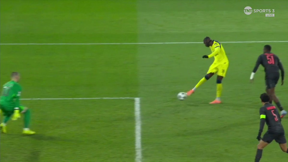 A brace for Kolo Muani against his parent club ๐ The Spurs striker does brilliant to beat his man and then smashes his effort into the back of the net to make it 4-3! TNT Sports & discovery+ UK
