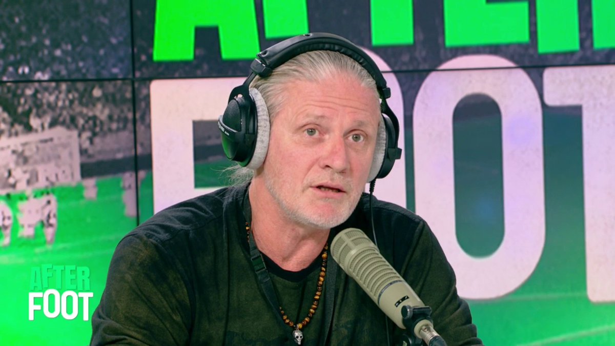 🗣💬"C'est un garçon qui peine à trouver sa place dans un vestiaire champion d'Europe. Tu succèdes à l'immense Donnarumma. Gardien de but au PSG et à Lille, ce n'est pas le même travail" Manu Petit s'interroge sur l'intégration et le niveau de Lucas Chevalier au PSG.