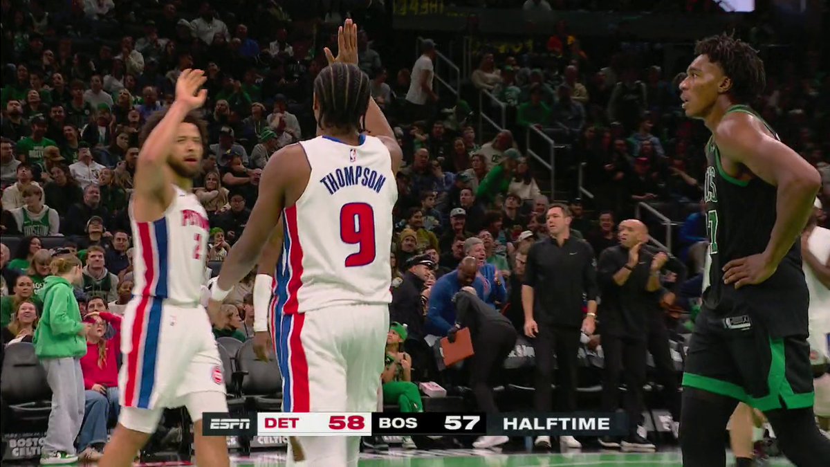 AUSAR THOMPSON BEATS THE HALFTIME BUZZER 🔥 Watch the Pistons try to extend their 13-game winning streak on ESPN and the ESPN app 👀