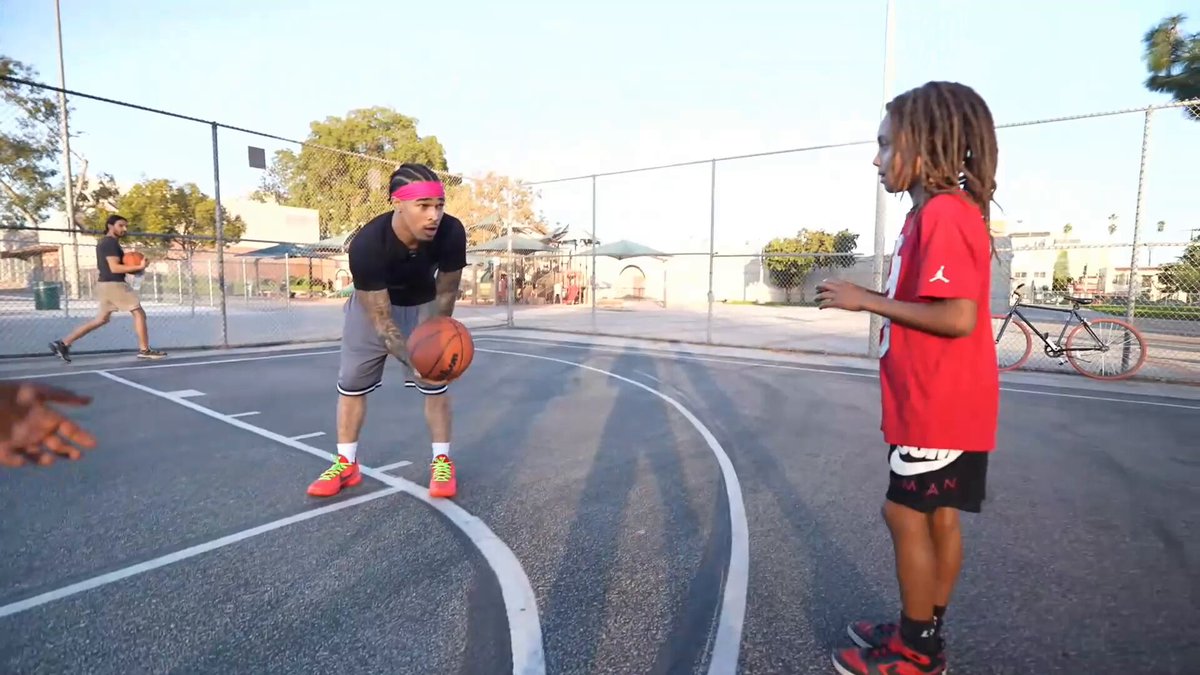 PlaqueBoyMax got humbled after getting scored on by a 8 year old during his challenge on how many it would take to score on him and it only took 3 😭