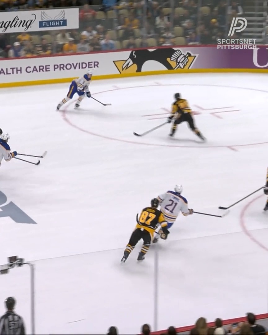 Sidney Crosby, the man that you are 🤩 How did he steal this puck from Tage Thompson?!
