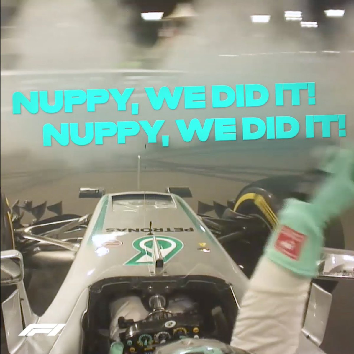 🗓️TARİHTE BUGÜN | LEWIS HAMILTON’A DARBEYİ VURDU VE EMEKLİ OLDU 🏆Mercedes sürücüsü Nico Rosberg, kariyerinin ilk ve tek şampiyonluğunu ilan ettikten sonra yarışmayı bıraktı.