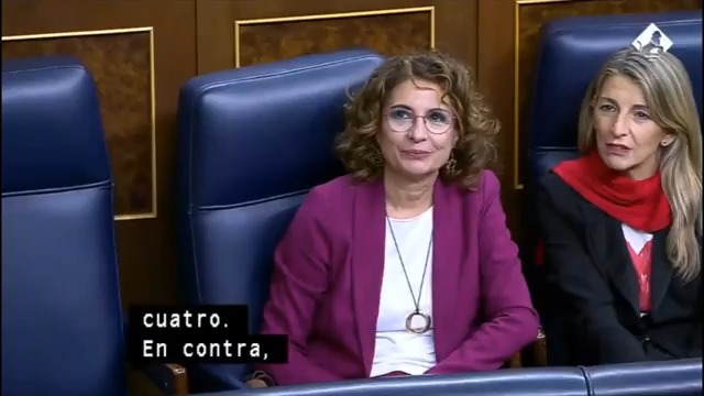 #ÚLTIMAHORA | El Congreso tumba la senda de déficit del Gobierno para los Presupuestos con los votos de PP, Vox y Junts. Feijóo y resto de diputados del PP han aplaudido al conocer el resultado de la votación