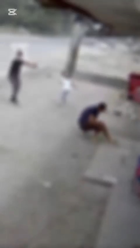 🇪🇨 | ¡Niños expuestos a la muerte en Ecuador! Al menos 7 personas participaron en la balacera.