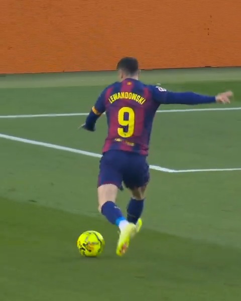🌟 El primer gol del nuevo Spotify Camp Nou tiene su firma: Robert Lewandowski. FC Barcelona | LALIGAHighlights
