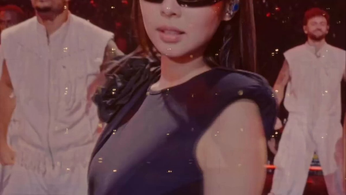 crying bcs of this jennie’s edit in PH 🥹 whoever edited this, i owe u my life.