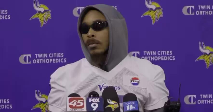 Uh Oh: Vikings superstar WR Justin Jefferson on undrafted rookie QB Max Brosmer. “He’s definitely a good QB. To be able to fit in with this offense, and create a spark for us, thats something that we really need right now.” Justin’s prime years are going to waste 🤦‍♂️