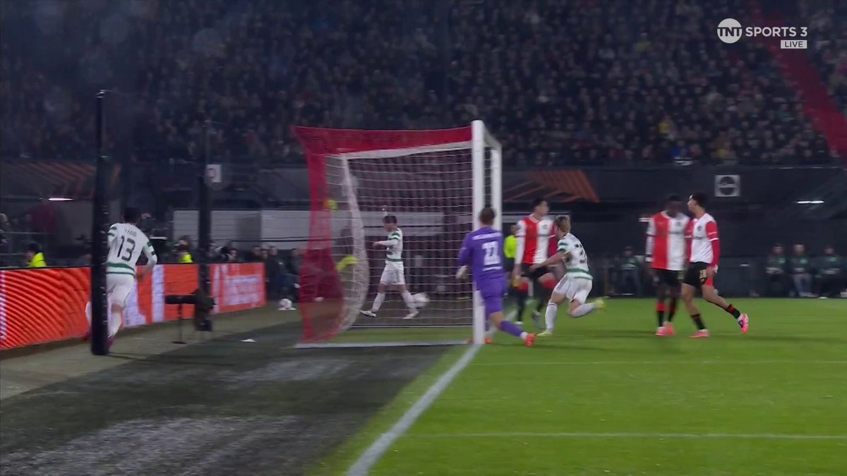 Celtic level it up! 👏 Hyun-Jun Yang taps in at the back post 🎯 📺 TNT Sports &amp; discovery+ UK