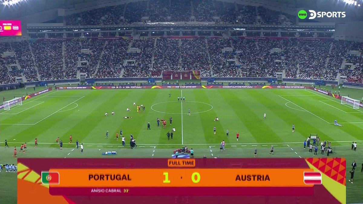 "Portugal" Porque venció por 1-0 a Austria y se consagró campeón del Mundial Sub 17 por primera vez en su historia. Lo llora Mozart, terribles putitas los austriacos.