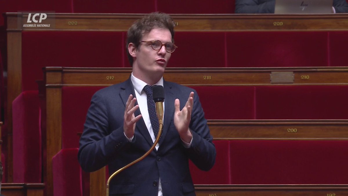"Entendre les héritiers du maréchal Pétain se réclamer du gaullisme, c'est absolument délirant", répond Pierre Cazeneuve au Rassemblement national. "Vous êtes la négation du gaullisme, ne vous en réclamez surtout pas, vous êtes une honte !" #DirectAN