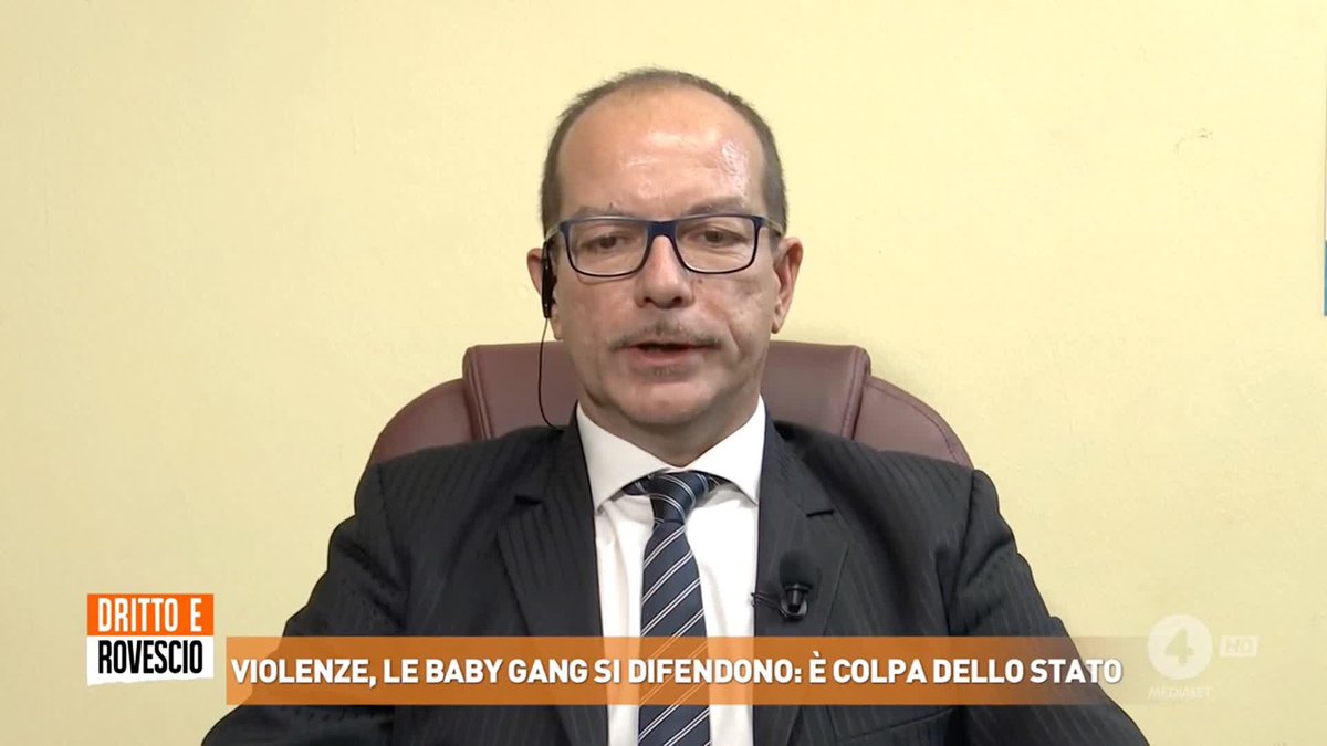 "A luglio mio figlio è stato vilmente pugnalato da un immigrato tunisino clandestino. A novembre è stato minacciato di nuovo. Un clandestino non avrebbe diritto di stare sul territorio nazionale!" Francesco da Ravenna a #drittoerovescio