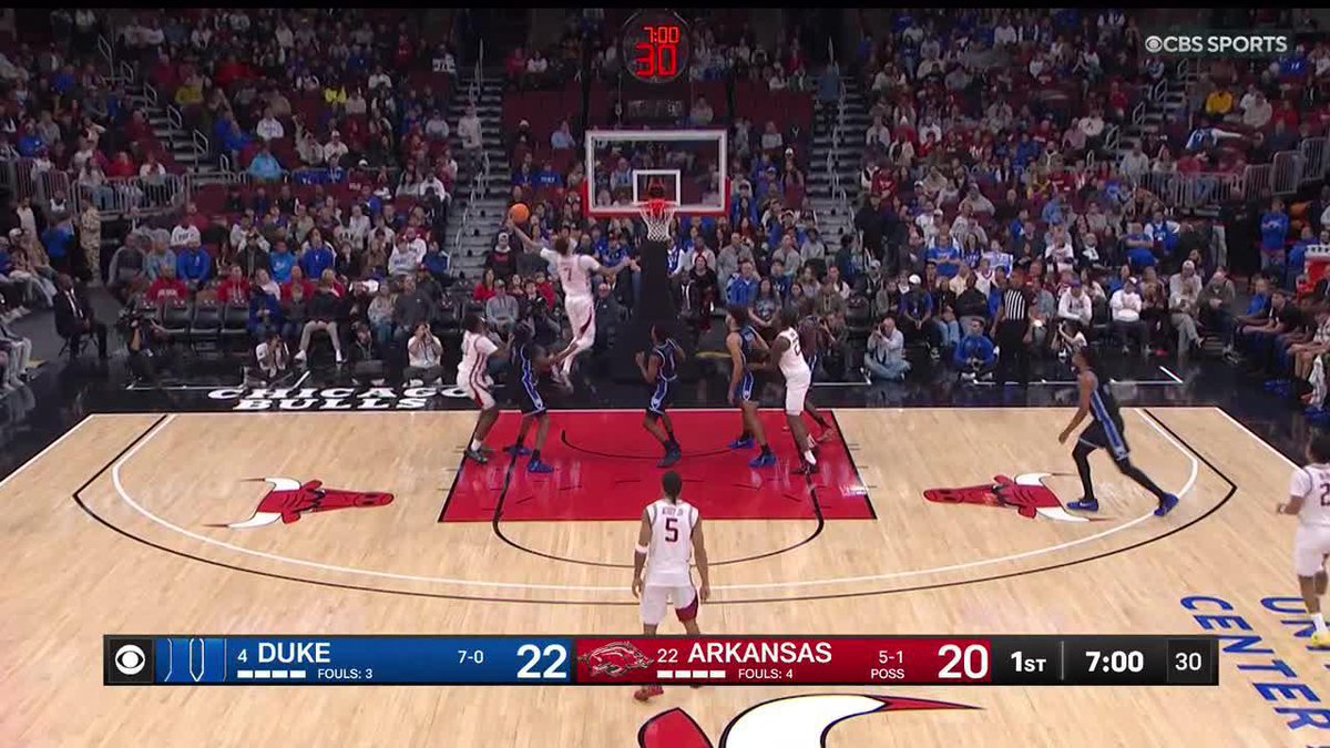 ATHLETICISM ON DISPLAY Trevon Brazile with the put-back slam 🔥