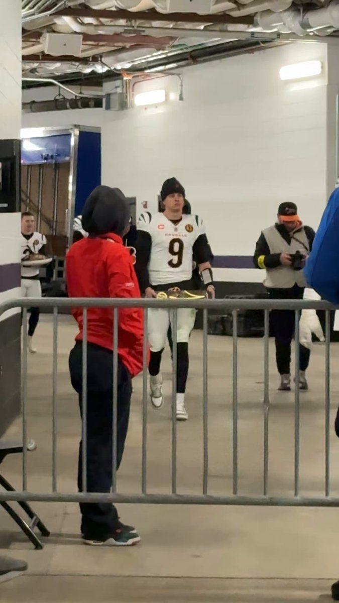 Joe Burrow is carrying the John Madden MVP trophy as he walks to the locker room. 3-0 as the #Bengals starter this season. FOX19 NOW