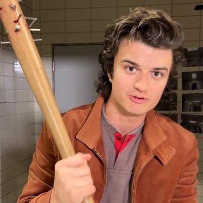 スティーブのトレードマークだった 釘バット、覚えてる? #ストレンジャーシングス #StrangerThings