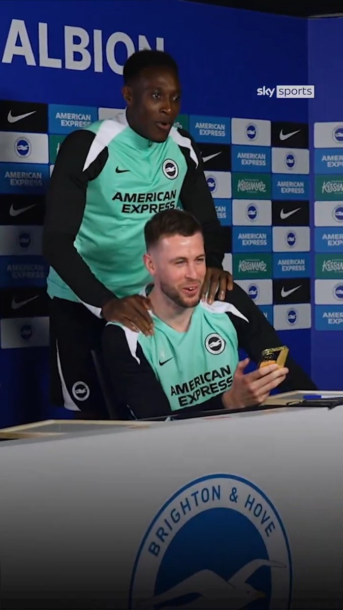 "Not a chance!" 😂🤯 Danny Welbeck and Adam Webster are blown away by this magic trick! 🪄
