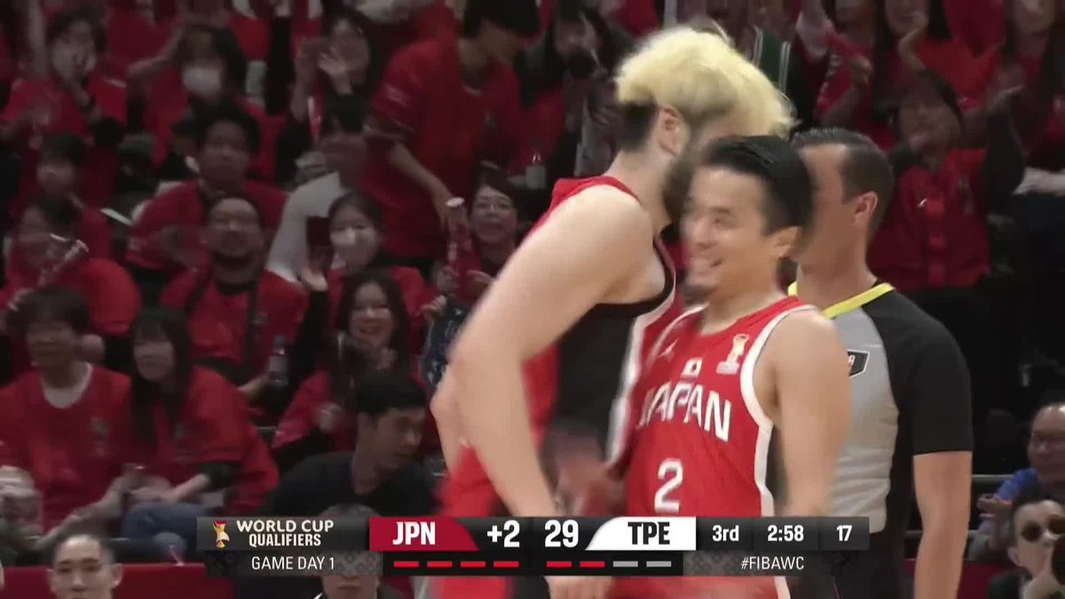 完璧な合わせ😀 富樫勇樹の技ありパスから 川真田紘也が強さを発揮💪 🏆FIBAワールドカップ2027 アジア予選🏀 📺#DAZN でライブ配信中 🆚日本×チャイニーズ・タイペイ #AkatsukiJapan #FIBAWC #StepItU バスケットボール日本代表
